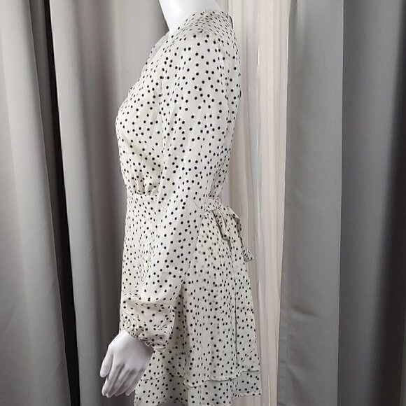 Zaful Black & White Spotted Belted Peplum Ruffle Bottom Romper Size 4 NWT - Picture 4 of 13